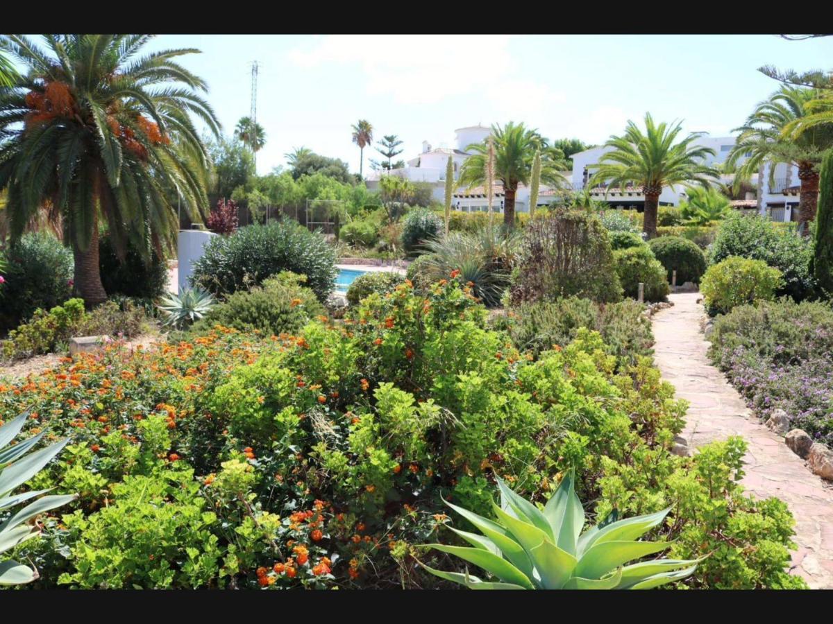 Rosalalinda - Cosy Semi-Detached Home With Sea Views And Large Terrace Moraira Exterior foto